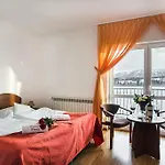 Bed & Breakfast Czerwone Wierchy - Przy Stoku Narciarskim - Sauna I Jacuzzi Wliczone W Cene Pobytu